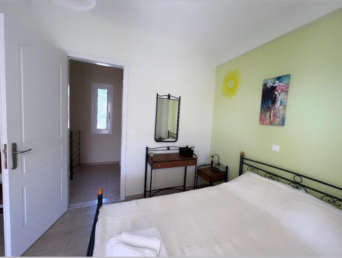 Maisonette Sea View , Finikounda Bagian luar foto