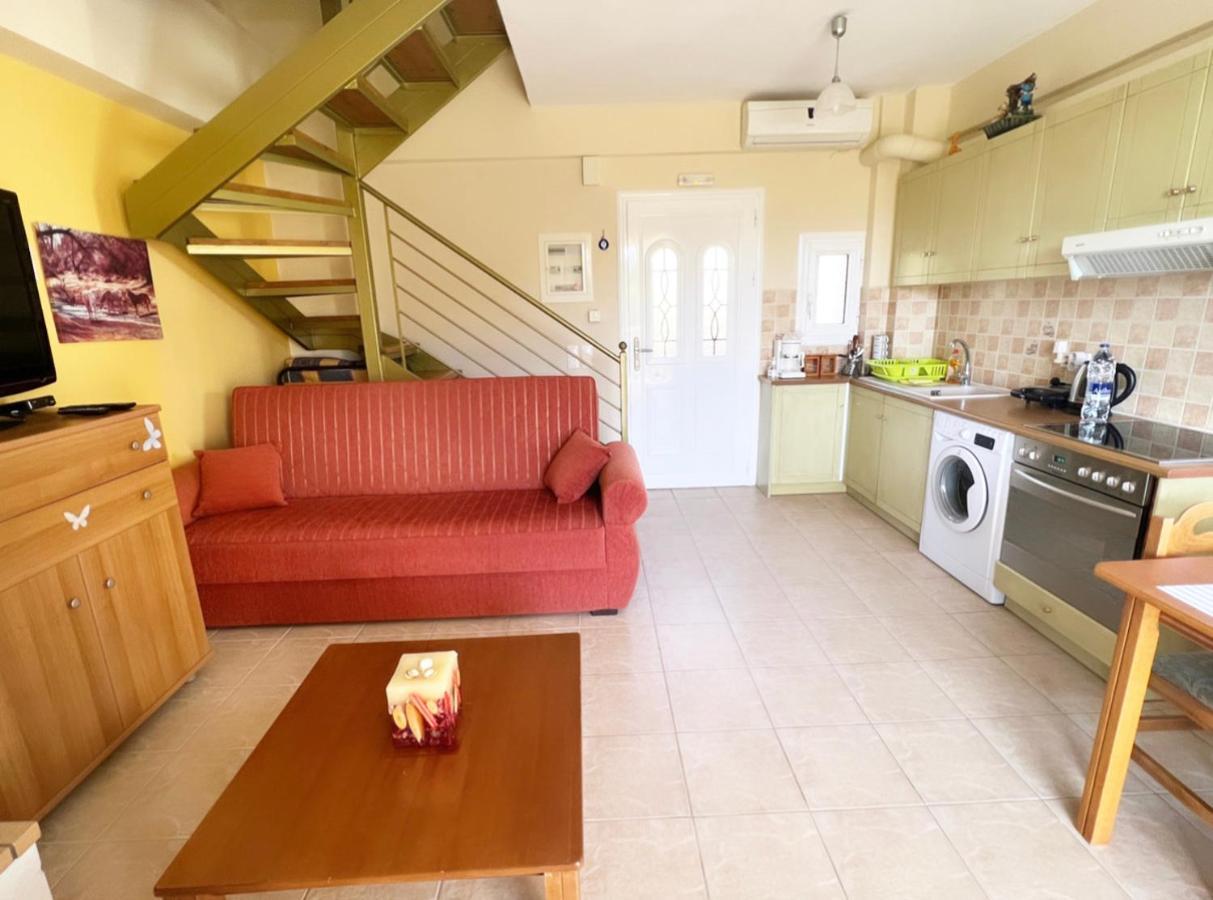 Maisonette Sea View , Finikounda Bagian luar foto